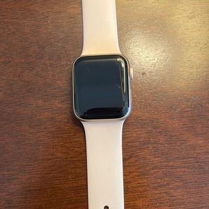 Apple Watch Series 4 Rose gold